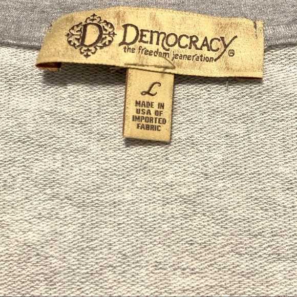 Democracy Loose Fit Flowy T-Shirt Size Large - Picture 8 of 10